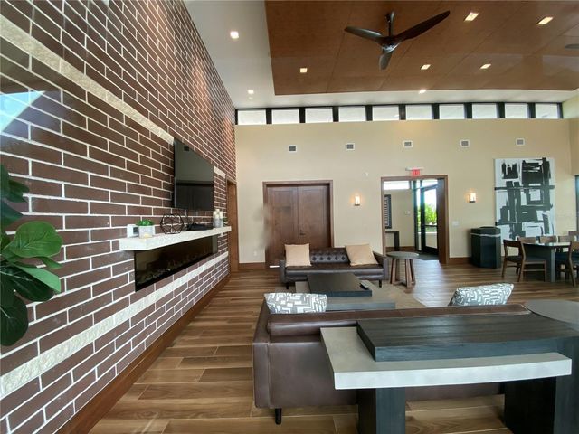 8019 GLENLLOYD AVENUE, Winter Garden, FL 34787