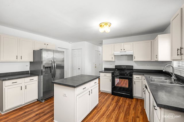 401 FOXBOROUGH Trail, Bolingbrook, IL 60440