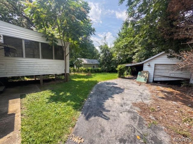 29 Patricia Avenue, Ferguson, MO 63135