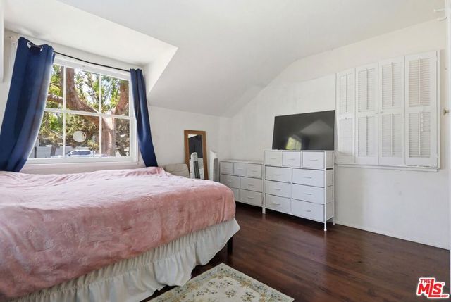 11801 Rose Avenue, Los Angeles, CA 90066