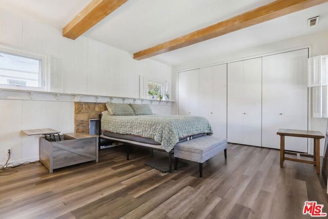 11801 Rose Avenue, Los Angeles, CA 90066