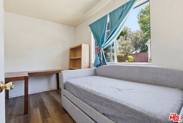 11801 Rose Avenue, Los Angeles, CA 90066