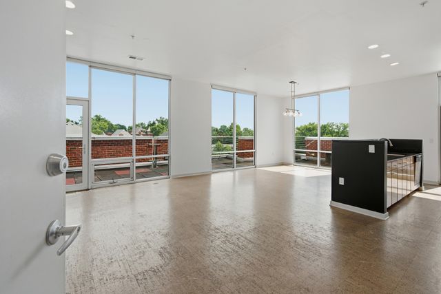926 Woodland St Unit 401, Nashville, TN 37206