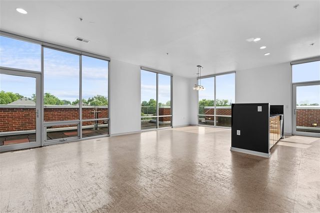 926 Woodland St Unit 401, Nashville, TN 37206