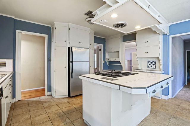 3805 Bonnie Ln, Stockton, CA 95204