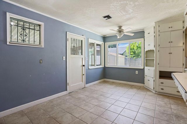 3805 Bonnie Ln, Stockton, CA 95204