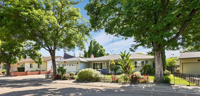 3805 Bonnie Ln, Stockton, CA 95204