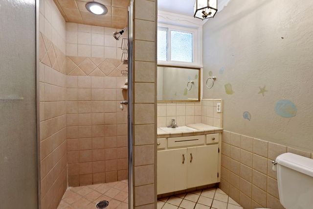 3805 Bonnie Ln, Stockton, CA 95204