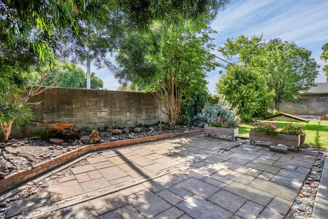 3805 Bonnie Ln, Stockton, CA 95204