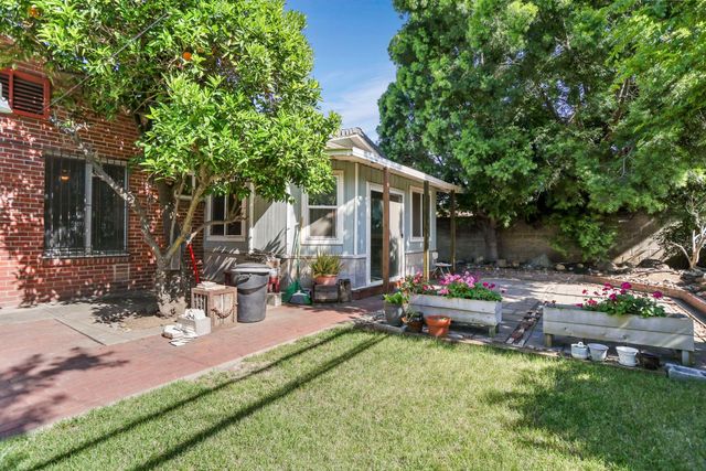 3805 Bonnie Ln, Stockton, CA 95204