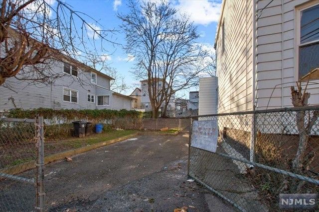 59-61 Smith Street, Newark, NJ 07106