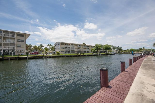 427 Golden Isles Dr 7E, Hallandale Beach, FL 33009