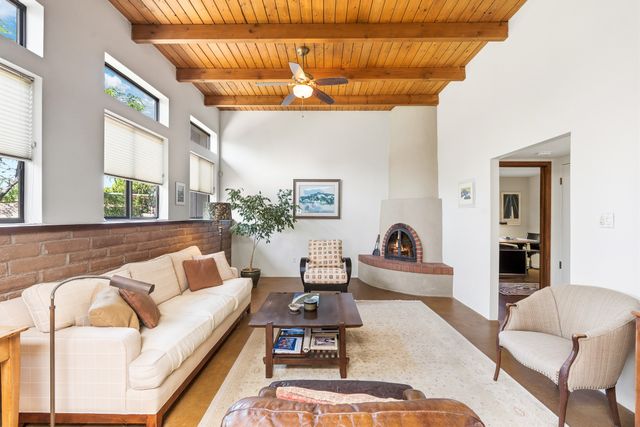 2396 Cielo Vista, Santa Fe, NM 87507