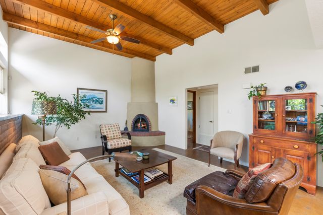 2396 Cielo Vista, Santa Fe, NM 87507