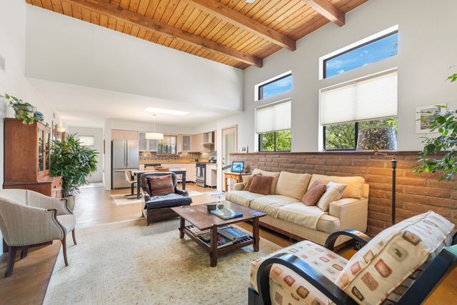 2396 Cielo Vista, Santa Fe, NM 87507