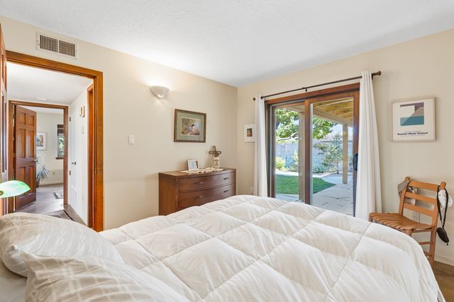 2396 Cielo Vista, Santa Fe, NM 87507