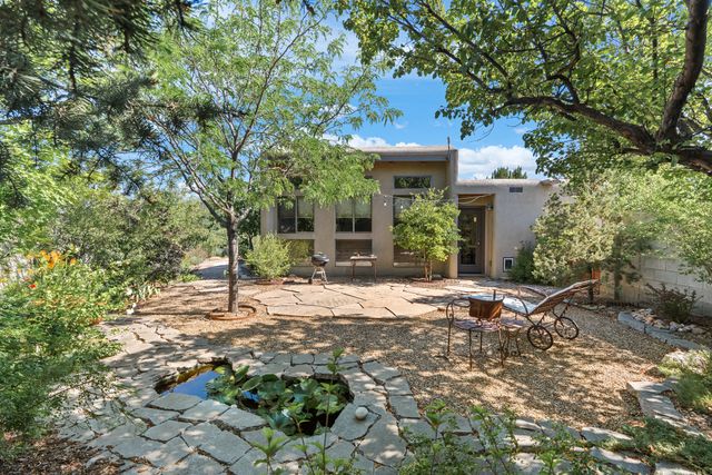 2396 Cielo Vista, Santa Fe, NM 87507