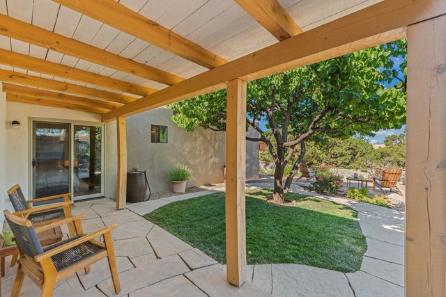 2396 Cielo Vista, Santa Fe, NM 87507