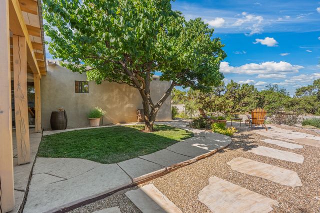 2396 Cielo Vista, Santa Fe, NM 87507