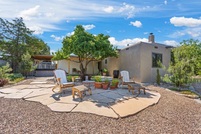 2396 Cielo Vista, Santa Fe, NM 87507
