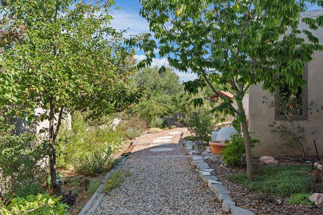 2396 Cielo Vista, Santa Fe, NM 87507