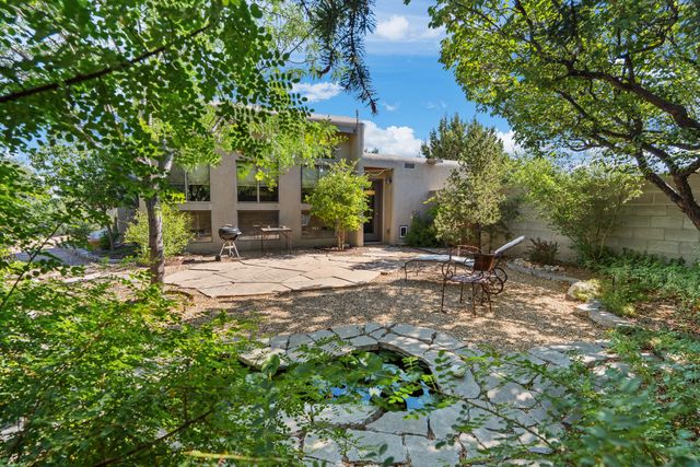 2396 Cielo Vista, Santa Fe, NM 87507
