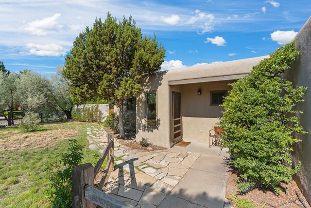 2396 Cielo Vista, Santa Fe, NM 87507