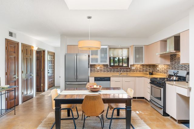 2396 Cielo Vista, Santa Fe, NM 87507
