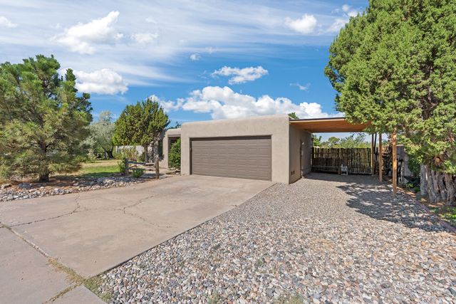 2396 Cielo Vista, Santa Fe, NM 87507