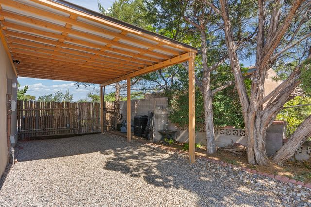 2396 Cielo Vista, Santa Fe, NM 87507