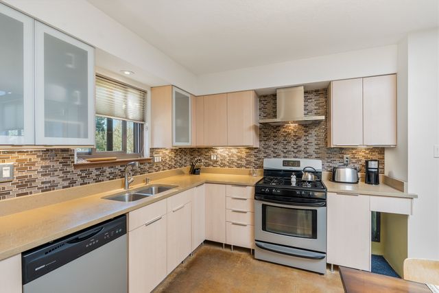 2396 Cielo Vista, Santa Fe, NM 87507