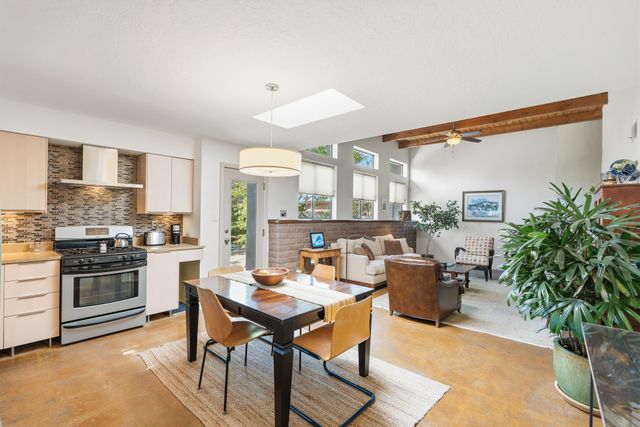 2396 Cielo Vista, Santa Fe, NM 87507