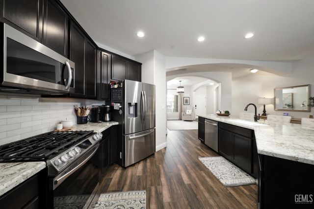 13515 Arden Forest Drive, Bakersfield, CA 93314