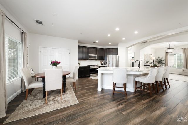 13515 Arden Forest Drive, Bakersfield, CA 93314