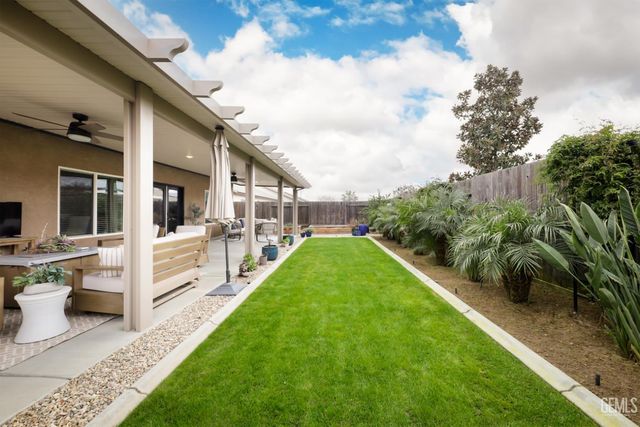 13515 Arden Forest Drive, Bakersfield, CA 93314