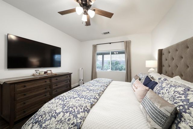 13515 Arden Forest Drive, Bakersfield, CA 93314