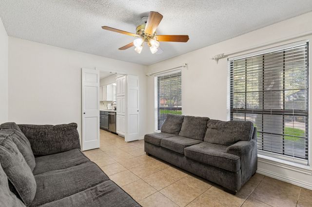 7304 Old Mill Run, Fort Worth, TX 76133