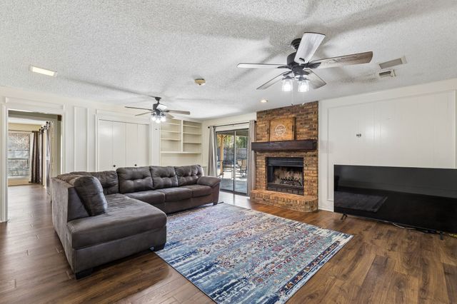 7304 Old Mill Run, Fort Worth, TX 76133