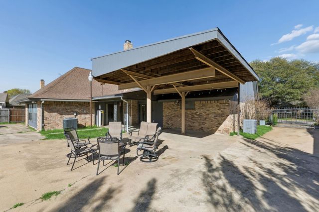 7304 Old Mill Run, Fort Worth, TX 76133