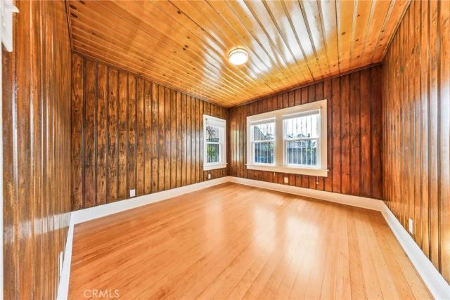 2722 W 15th, Los Angeles, CA 90006