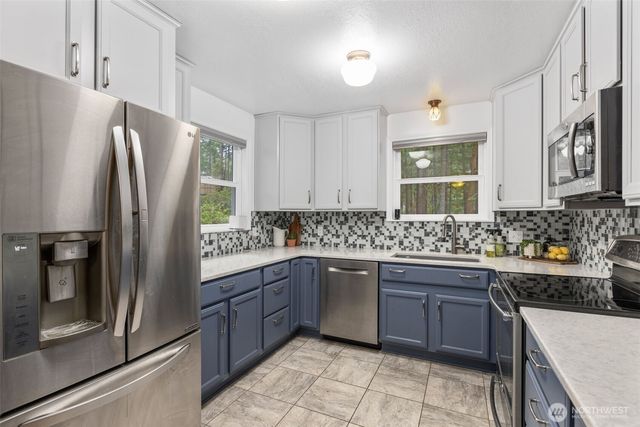 100 E Twanoh Heights Road S, Belfair, WA 98528