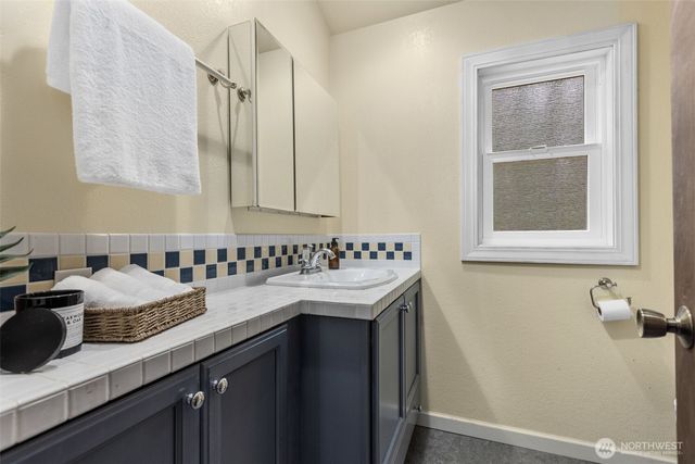 100 E Twanoh Heights Road S, Belfair, WA 98528