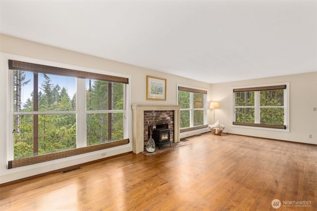 100 E Twanoh Heights Road S, Belfair, WA 98528