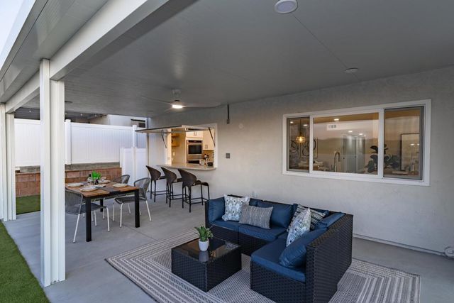 5764 Eldergardens St, San Diego, CA 92120