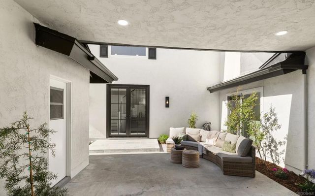 5764 Eldergardens St, San Diego, CA 92120