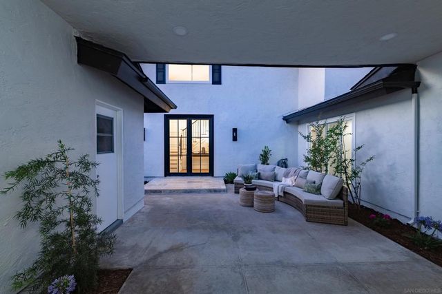 5764 Eldergardens St, San Diego, CA 92120