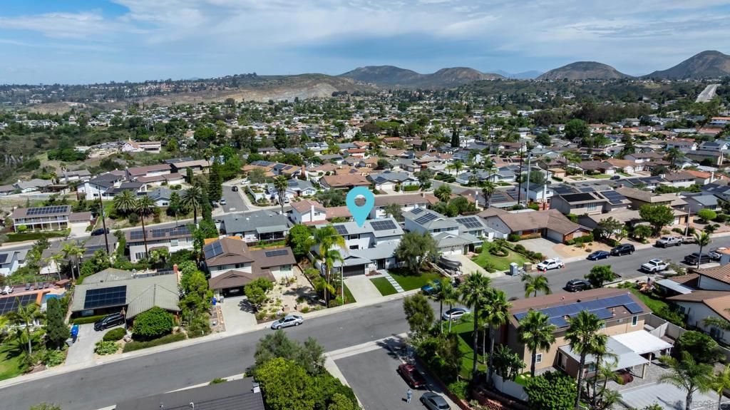 5764 Eldergardens St, San Diego, CA 92120