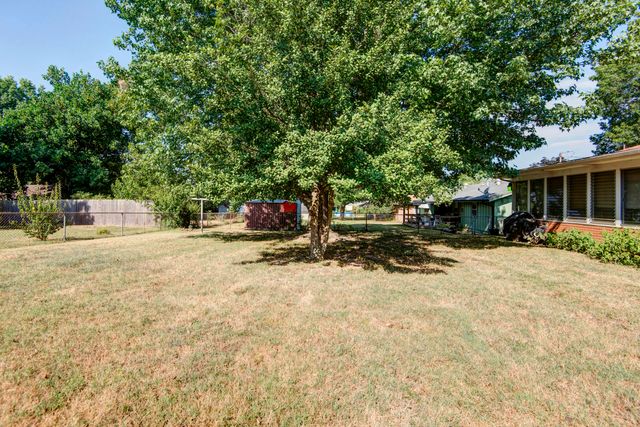 802 E Smith Street, Springfield, MO 65803