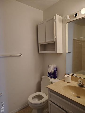 2327 Kratky Road C, Unincorporated, MO 63114