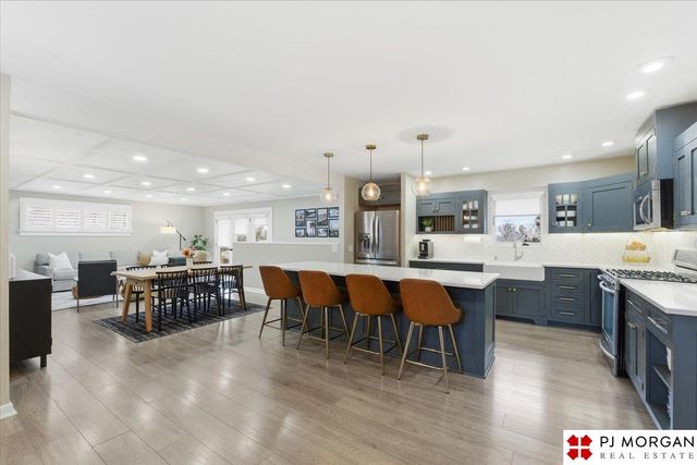 11825 Hickory Road, Omaha, NE 68144